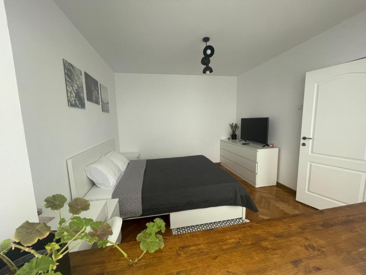Apartament De Lux Semicentral ยาช ภายนอก รูปภาพ